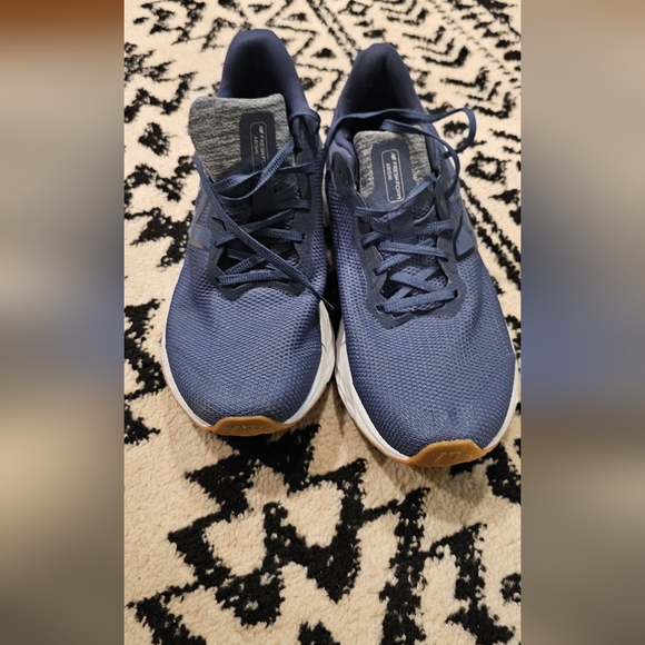 New Balance - Picture 8 of 9